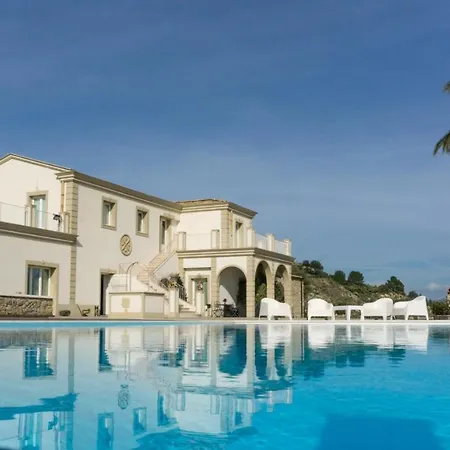 Borgo Ginuga مزرعة للإقامة Centuripe
