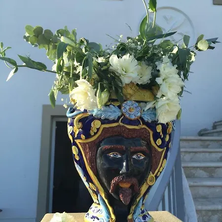 مزرعة للإقامة Borgo Ginuga Centuripe